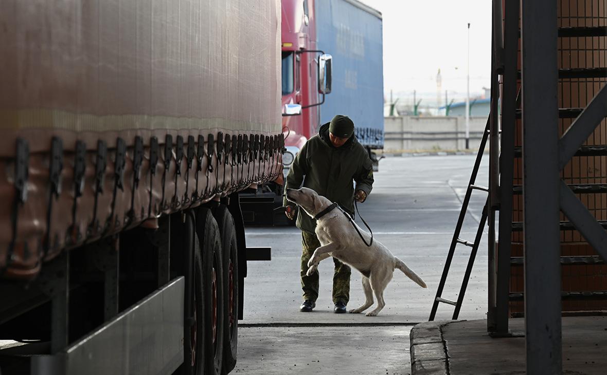 Пограничный пункт пропуска с КНР в Забайкальском крае (Евгений Епанчинцев / РИА Новости)