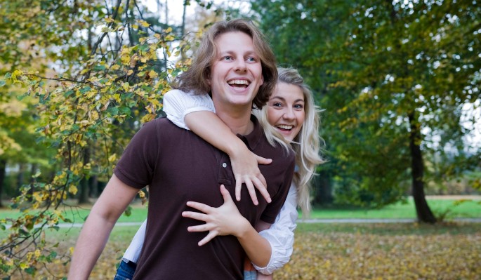 5 поводов обнять близкого человека