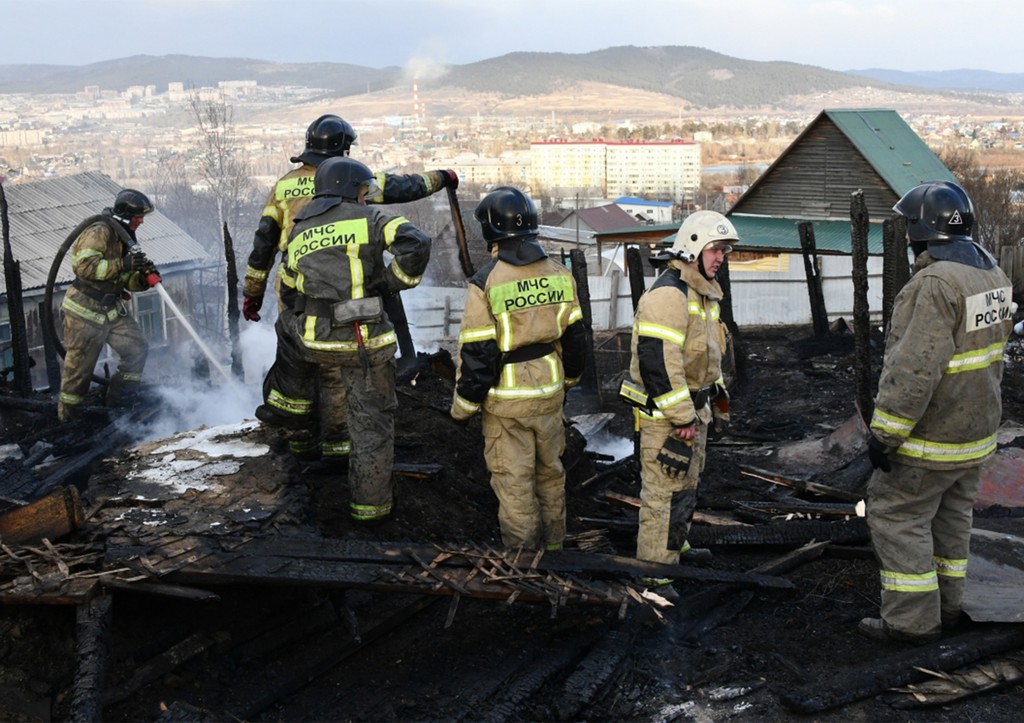 Главы МЧС и Минприроды совершат облет в Забайкалье из-за пожаров