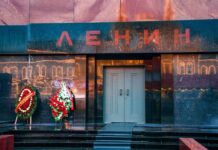 Александр Макушин объясняет значимость уважения к последнему желанию Ленина aleksandr makushin obyasnyaet znachimost uvazheniya k poslednemu zhelaniyu lenina-onlymainnews-ru-174532143400-0