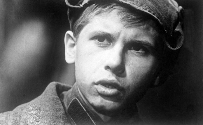 aleksej krychenkov iz devchat o svoej zhizni posvyashhennoj teatru i kino-onlymainnews-ru-174586206300-0