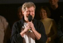 Андрей Рожков из Уральских пельменей поддержал семью после аферы с мошенниками andrej rozhkov iz uralskih pelmenej podderzhal semyu posle afery s moshennikami-onlymainnews-ru-174403353800-0