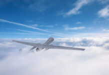 Атака ВСУ на Рыльск запечатлена на видео падения дрона в Курской области UnmannedAerialVehiclesFliesOutOfTheCloudsOverThe