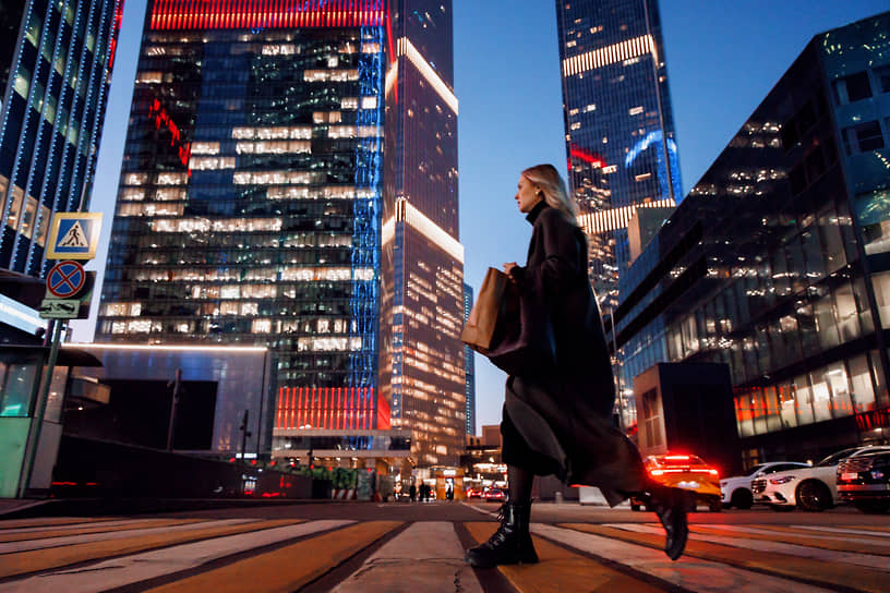 Б1 и эксперты Павел Безручко и Елена Морозова о перспективах аутсорсинга-0