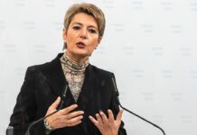 Дональд Трамп согласовал переговоры с Швейцарией для взаимовыгодного сотрудничества donald tramp soglasoval peregovory s shvejczariej dlya vzaimovygodnogo sotrudnichestva-onlymainnews-ru-174457354600-0