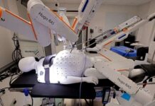 ilon mask i predstavlyayut revolyucziyu v hirurgii s robotami-onlymainnews-ru-174584636700-0