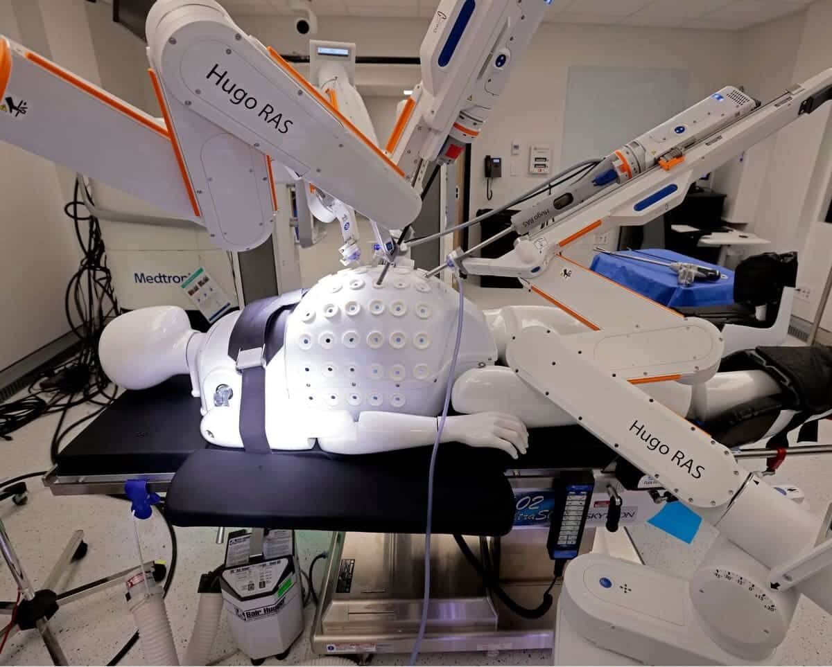 Илон Маск и Neuralink представляют революцию в хирургии с роботами-0