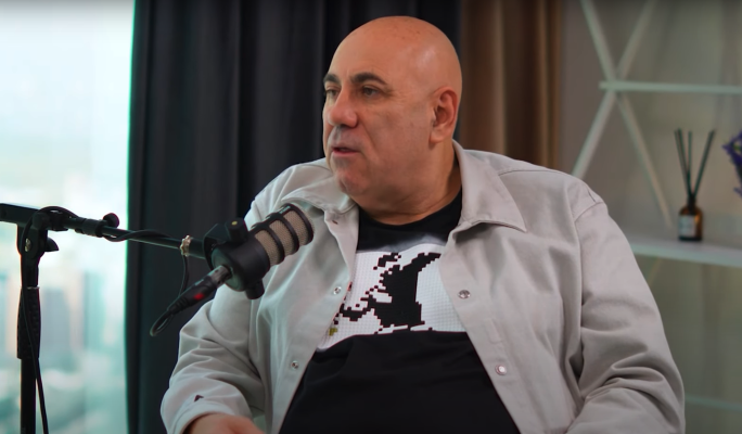 Пригожин набросился на молодую певицу в эфире популярного шоу