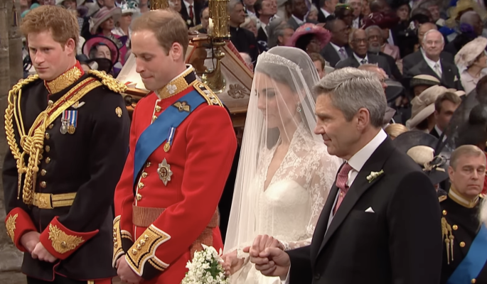 Родственники смертельно больного короля Карла III находятся в повышенной готовности