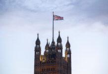 Лейбористская партия и Дэн Норрис в центре внимания после громкого задержания полицией Эйвона и Сомерсета lejboristskaya partiya i den norris v czentre vnimaniya posle gromkogo zaderzhaniya policziej ejvona i somerseta-onlymainnews-ru-174388666700-0