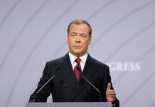 Медведев призывает к созданию «Нюрнберг 2.0» после СВО, Трамп комментирует слова Зеленского XI Петербургский международный юри