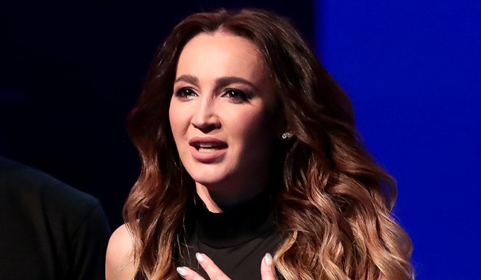 Бузова испытала неоднозначные чувства перед поездкой за границу