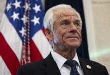 Питер Наварро и Илон Маск - Успешное партнерство для будущего Tesla piter navarro i ilon mask uspeshnoe partnerstvo dlya budushhego -onlymainnews-ru-174462010600-0