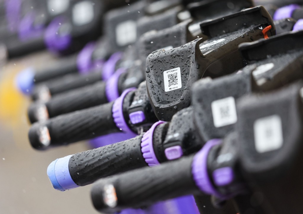 В Госдуме призвали ужесточить правила для гонщиков на электросамокатах