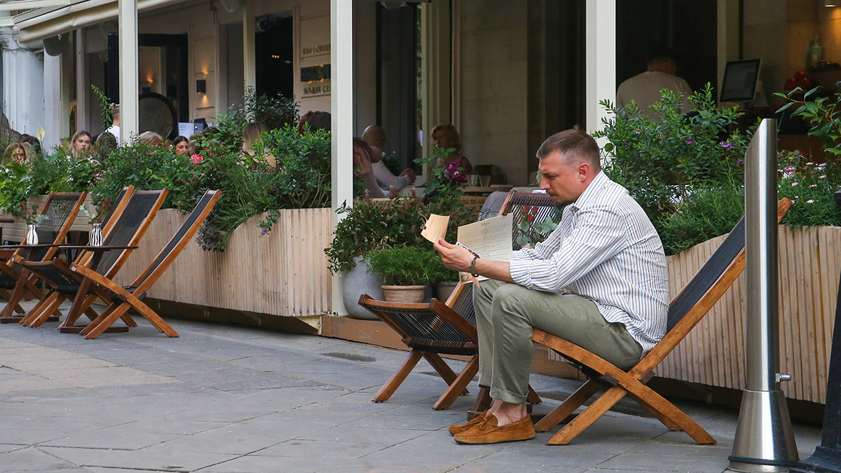 Сезон летних веранд начался в Москве