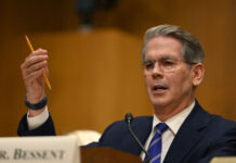 Скотт Бессент и Джером Пауэлл - диалог с Трампом для стабильности ФРС skott bessent i dzherom pauell dialog s trampom dlya stabilnosti frs-onlymainnews-ru-174490660900-0