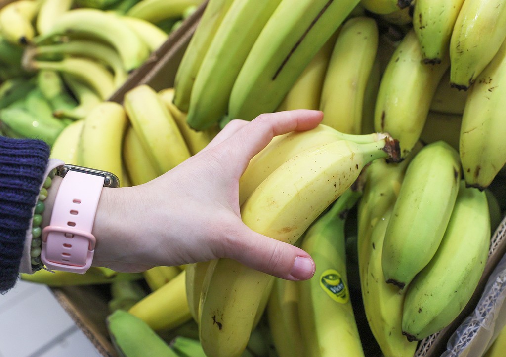Россиянам раскрыли, обязательно ли мыть бананы