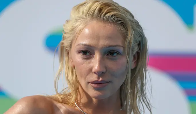 Исхудавшая Ивлеева вышла в свет в прозрачном платье без нижнего белья