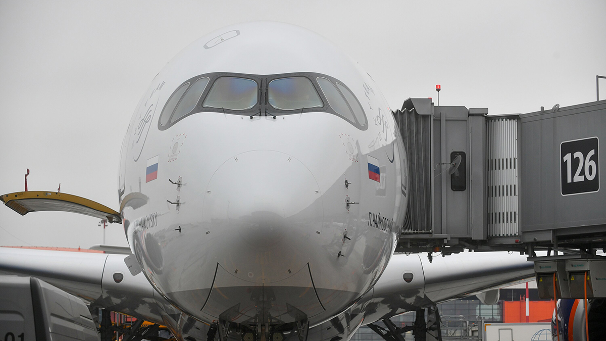 Около тысячи российских туристов не могут вернуться в Россию из Турции