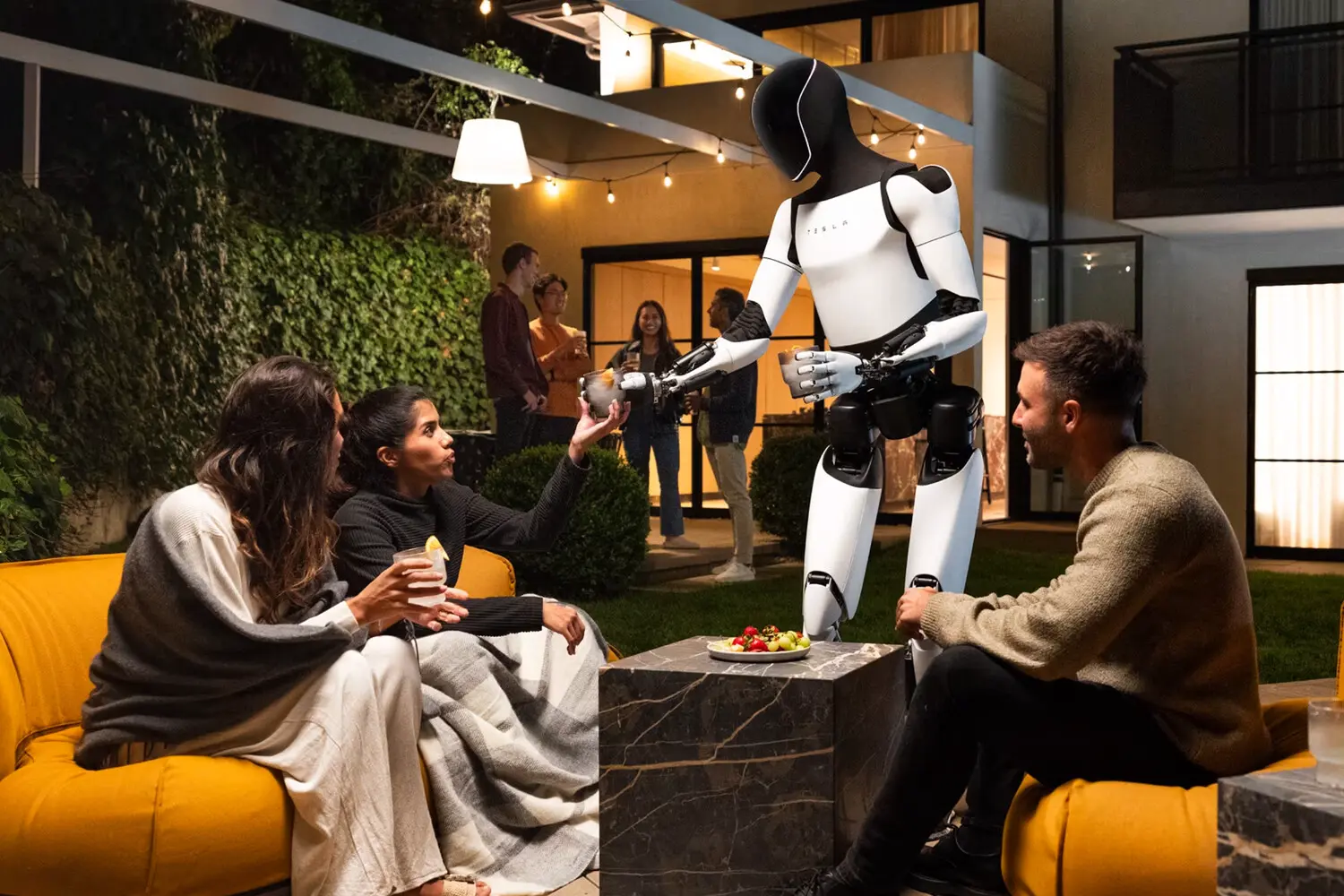 Илон Маск и Tesla Optimus представляют прорывы и новые вызовы в робототехнике-0