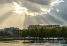 Краснодарский край и Москва возглавили топ летних направлений для туристов в 2025 году krasnodarskij kraj i moskva vozglavili top letnih napravlenij dlya turistov v 2025 godu-onlymainnews-ru-174730166800-0