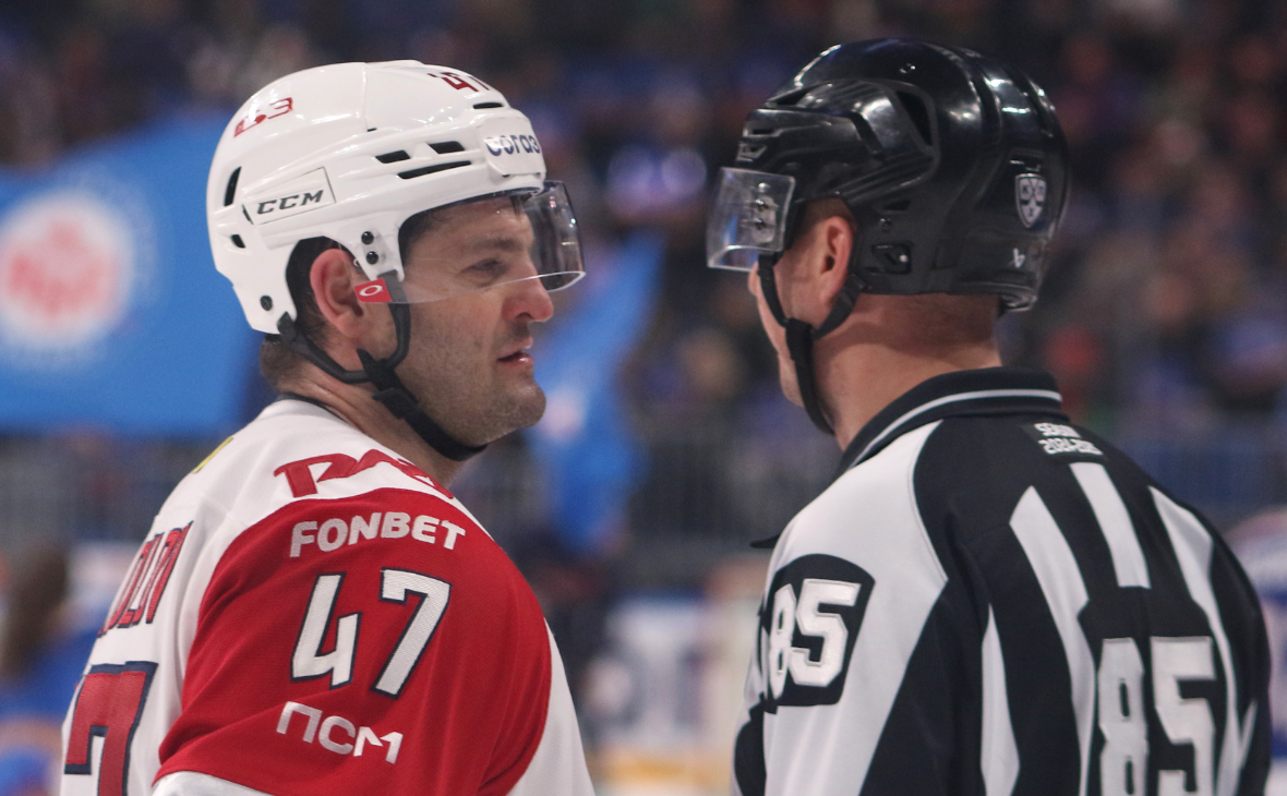 Александр Радулов (слева) (Maksim Konstantinov / Global Look Press)