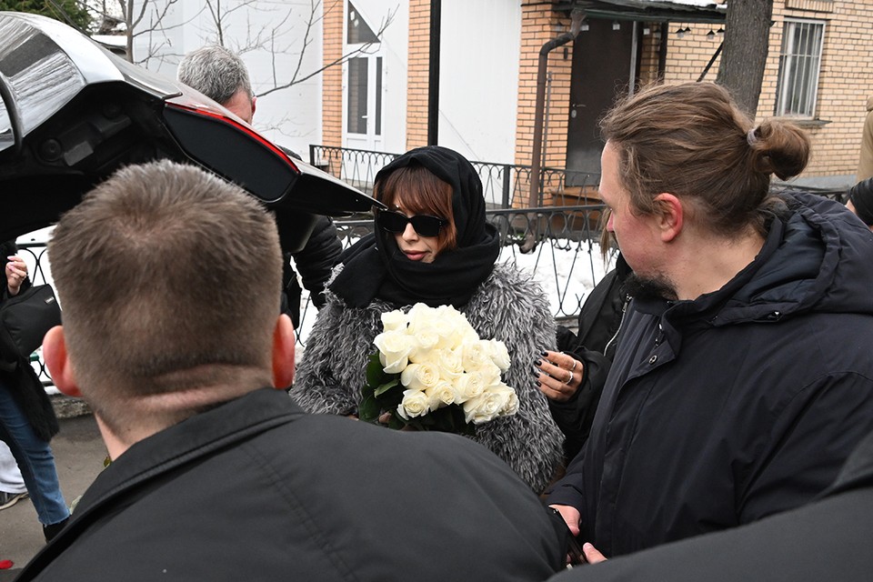 Бывшая жена Техника, 30-летняя Карина Мельничук, дала несколько интервью, в которых сделала несколько громких заявлений.