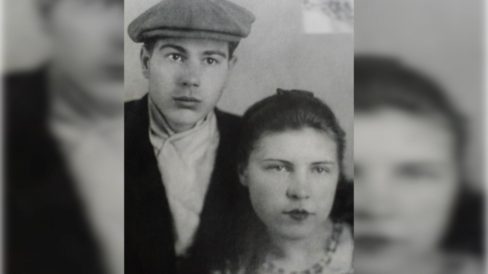 Семен Беспалов с подругой Анной Киселевой в 1942 году. На следующий год он придет на завод № 7 Метростроя