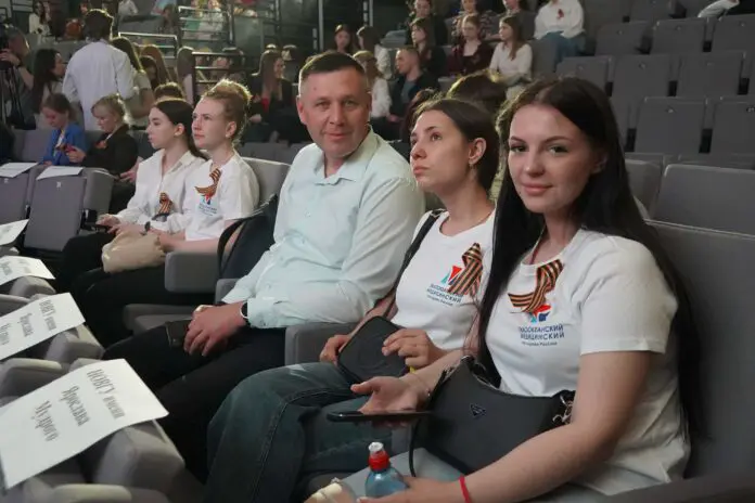 Татьяна Савинова и Денис Паслер приветствуют форум «Защитники Отечества» в Екатеринбурге-0