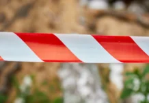 Тойота Прадо военнослужащего с необычной коробкой удивила Москву у метро «Тропарево» tojota prado voennosluzhashhego s neobychnoj korobkoj udivila moskvu u metro troparevo-onlymainnews-ru-174835677900-0