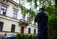 Вадим Сипров о закрытии генконсульства в Кракове и отношениях России с Польшей vadim siprov o zakrytii genkonsulstva v krakove i otnosheniyah rossii s polshej-onlymainnews-ru-174705990200-0