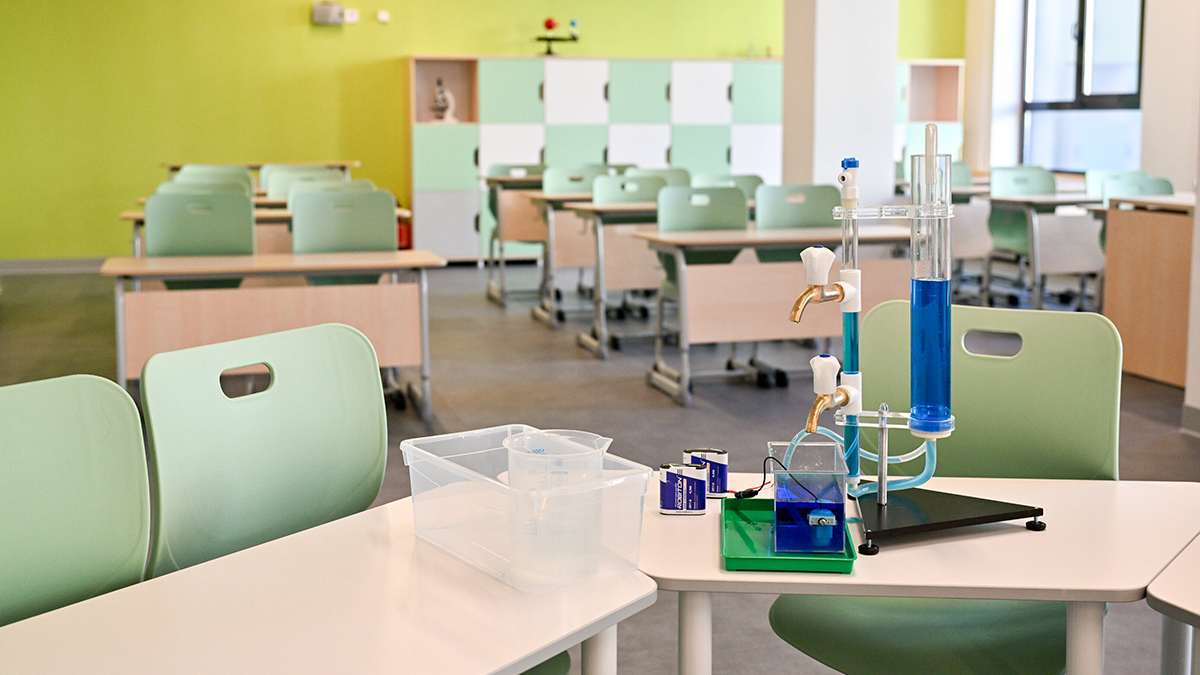 Владимир Ефимов: Школы и детские сады возводят в рамках масштабных инвестпроектов