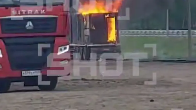 Появились кадры фуры, из которой вылетали атаковавшие Иркутскую область дроны