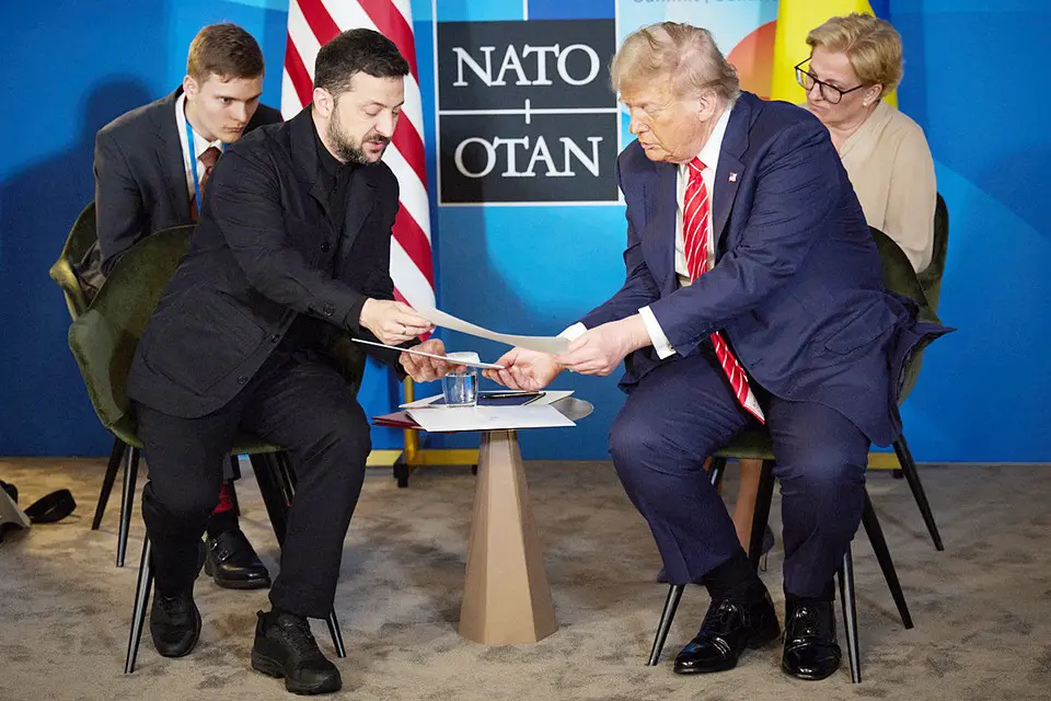 Что же украинец показал американцу?