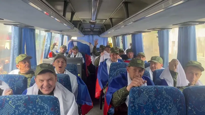 «Спасибо всем, особенно семье и Родине»: из украинского плена возвращена ещё одна группа военнослужащих