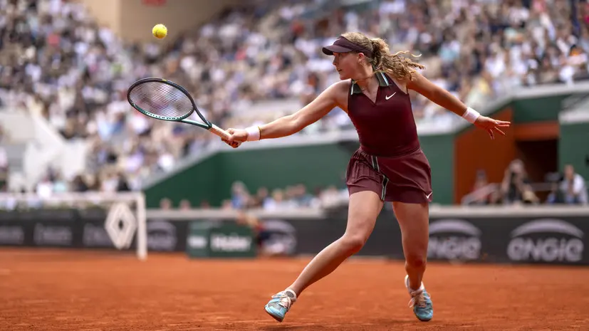 Обошлось без слёз: Андреева обыграла Касаткину и второй раз подряд вышла в четвертьфинал «Ролан Гаррос»