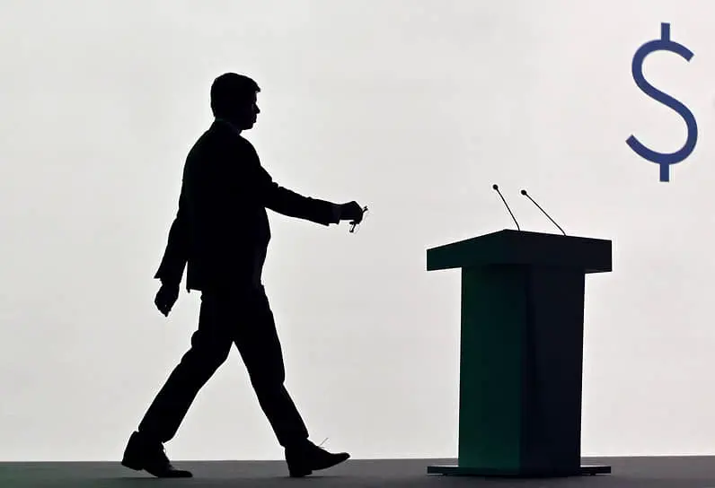 Россия вошла в топ-20 стран по росту числа миллионеров, заявляет UBS-0