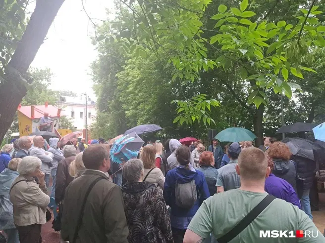 В Москве жители вышли против строительства домов по реновации на радиоактивной земле | Источник: Арина Майорова / MSK1.RU