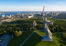 v volgograde ustanovlen pamyatnik kotuagitatoru v chest ego podviga-onlymainnews-ru-174877847200-0