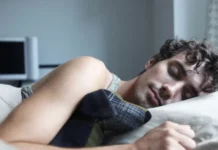 Владимир Ковальзон и Александр Захаров о ритмах сна и пользе привычного графика vladimir kovalzon i aleksandr zaharov o ritmah sna i polze privychnogo grafika-onlymainnews-ru-174896875500-0