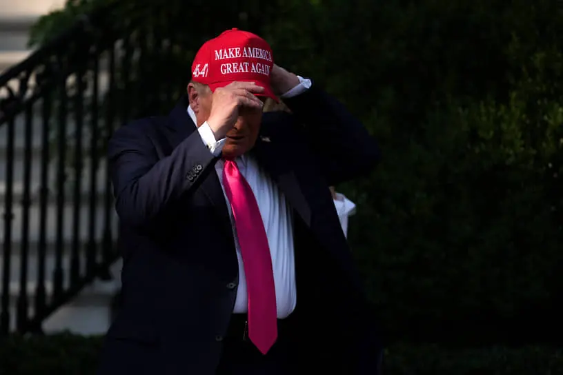 Президент Дональд Трамп на пикнике с членами семей военнослужащих по случаю Дня независимости (4 июля 2025 года)