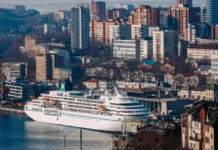 Олег Кожемяко сообщил о запуске круизов вдоль побережья Приморья и Камчатки в 2026 году oleg kozhemyako soobshhil o zapuske kruizov vdol poberezhya primorya i kamchatki v 2026 godu-onlymainnews-ru-0