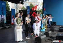 Триумф Антона Кочетова и невероятные костюмы на ВОТ САП в Москве 2025 triumf antona kochetova i neveroyatnye kostyumy na vot sap v moskve 2025-onlymainnews-ru-0