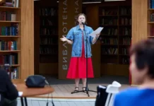 В Москве начинается новый сезон 'Открытого микрофона' на Сретенском бульваре v moskve nachinaetsya novyj sezon otkrytogo mikrofona na sretenskom bulvare-onlymainnews-ru-0