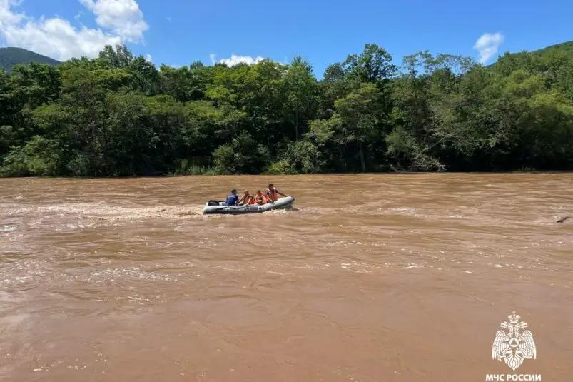 Спасатели эвакуировали восемь человек после разлива рек в Приморье МЧС Приморского края