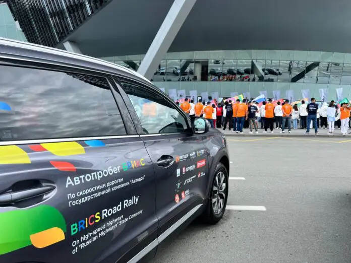 Международный автопробег БРИКС стартовал на М-12 «Восток» при поддержке Путина и Паслера-0