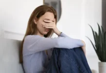 Павел Жавнеров и Рашид Хамидуллин делятся стратегиями психотерапии при тревожности pavel zhavnerov i rashid hamidullin delyatsya strategiyami psihoterapii pri trevozhnosti-onlymainnews-ru-0