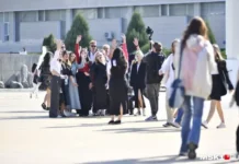 Празднование 1 сентября в РТУ МИРЭА включает подарки и концерт Вани Дмитриенко prazdnovanie 1 sentyabrya v rtu mirea vklyuchaet podarki i konczert vani dmitrienko-onlymainnews-ru-0