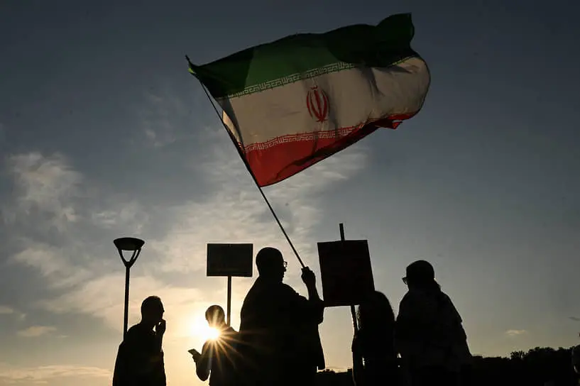 Демонстрация против американских ударов по ядерным объектам Ирана (Лондон, июнь 2025 года)