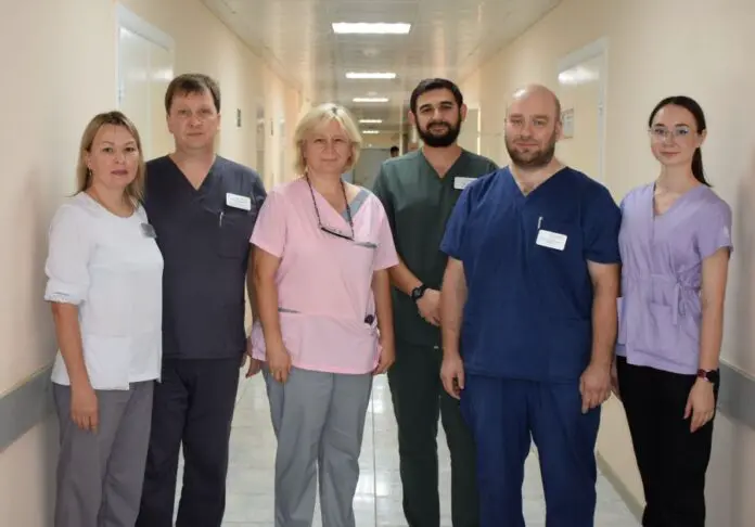 Свердловские врачи Арсен Фаизьянов и Павел Салистый спасают жизни детей-0